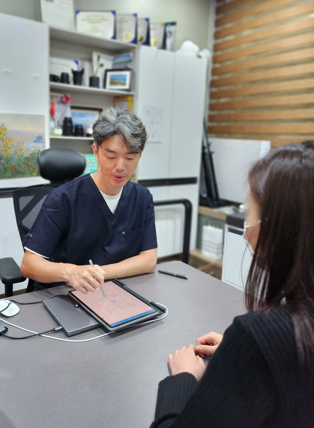 본문 내용을 보조하는 이미지