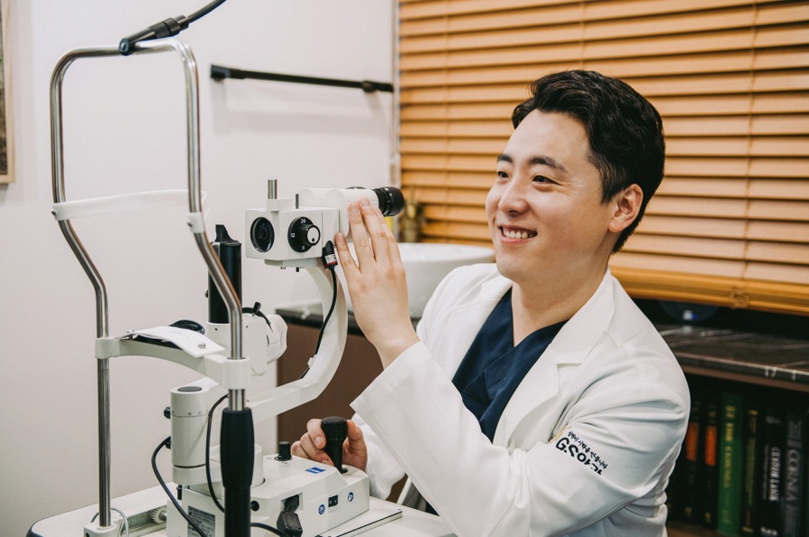 신사역 시력교정술 정보 안내, 수술 전후 과정과 체크사항 1 대표 이미지